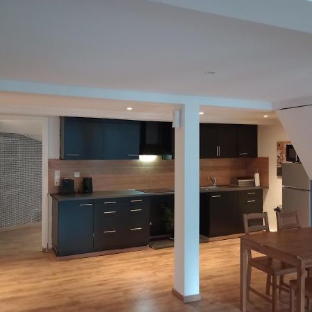 Charmant Duplex A 200M De La Cathedrale Apartment Liege Luaran gambar