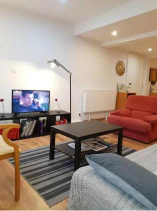Charmant Duplex A 200M De La Cathedrale Apartment Liege Luaran gambar