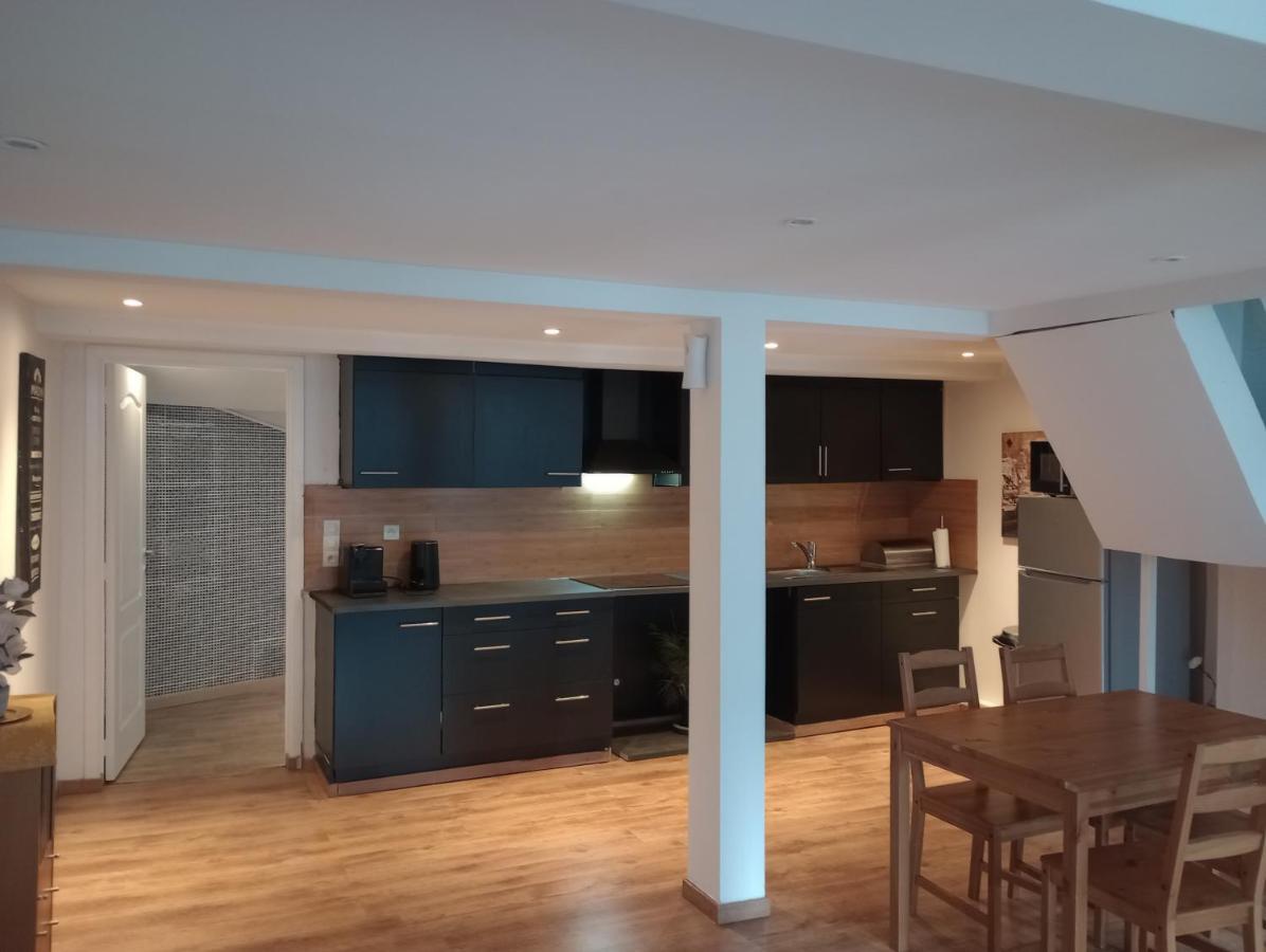 Charmant Duplex A 200M De La Cathedrale Apartment Liege Luaran gambar