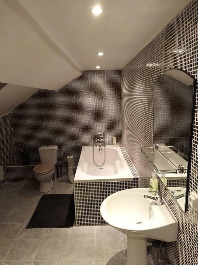 Charmant Duplex A 200M De La Cathedrale Apartment Liege Luaran gambar
